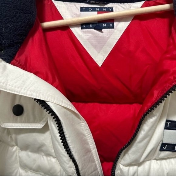 Tommy Hilfiger/Tommy jeans puffer jacket size L taking offers - Picture 10 of 14